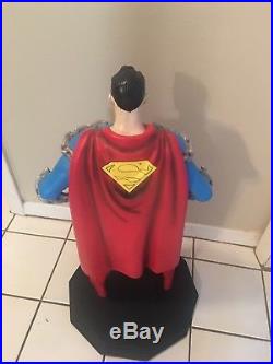 2001 Warner Bros Studio Store Exclusive Superman statue! Justice league statue