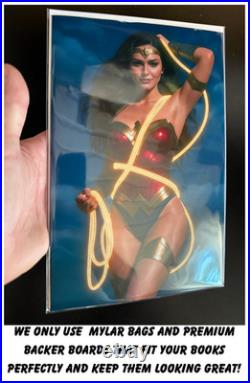 ABSOLUTE SUPERMAN #1 JAVIER FERNANDEZ AKIRA HOMAGE UAE Ltd 800 Free Top Loader