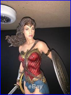 Batman Vs Superman Wonder Woman Statue Dc Collectibles Statue