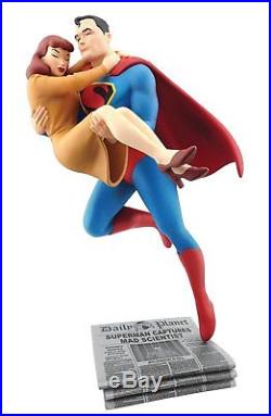 Cryptozoic Fleischer Studios' Superman Rescuing Lois Lane Statue