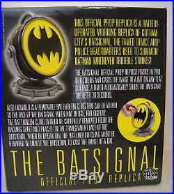 DC COMICS BATMAN BATSIGNAL BAT-SIGNAL PROP Replica lights up Statue Figure Bust