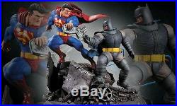 DC Collectibles Comics Batman vs. Superman The Dark Knight Returns Statue