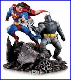 DC Collectibles Dark Knight Returns Batman vs Superman Mini Battle Statue