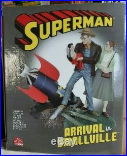 DC Direct SUPERMAN ARRIVAL IN SMALLVILLE Full Size statue bust figure Paquette