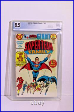 Graded superman team family giant comic 8.5