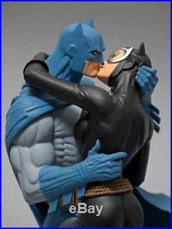 Hush BATMAN CATWOMAN KISS STATUE NEW! Dark Knight DC COMICS Bust Figure Superman