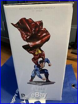 SUPERMAN The Man of Steel Statue LEE BERMEJO DC Collectibles