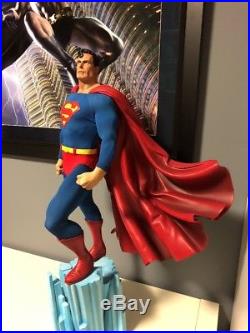 Sideshow Collectibles DC Comics Superman Premium Format Figure Statue