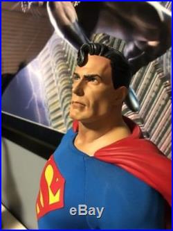 Sideshow Collectibles DC Comics Superman Premium Format Figure Statue