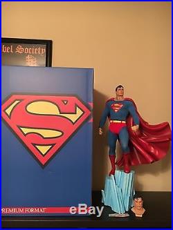 Sideshow Collectibles Superman Comic Premium Format Exclusive Version