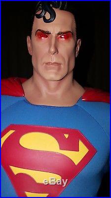 Sideshow Collectibles Superman Premium Format EXCLUSIVE 14 Scale Statue