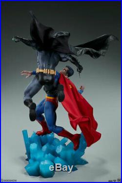 Sideshow DC Comics Batman vs. Superman Diorama