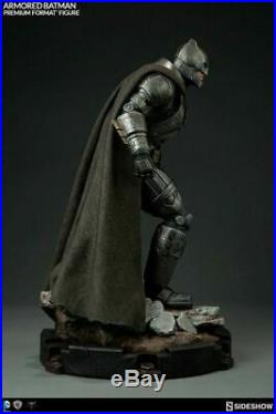 Sideshow Toys Batman V Superman Armor Premium Format Figure Statue-Light Up Eyes