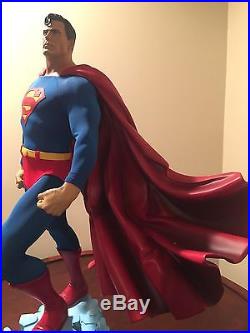 Superman Premium Format Figure Regular Edition #940/5000 Sideshow