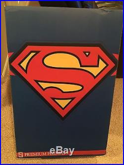 Superman Premium Format Figure Regular Edition #940/5000 Sideshow