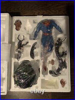 Superman Premium Format Figure by Sideshow Collectibles MINT