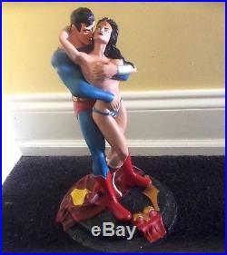 Superman and Wonder Woman Erotic Statue