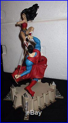 Wonder Woman Vs Superman Mini Porcelian Statue DC Direct Limited Edition & Box