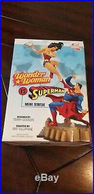Wonder Woman vs. Superman Mini Statue DC Direct Limited Edition