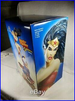Wonder Woman vs. Superman Statue (Full Size) DC Direct, 2007 Box & COA